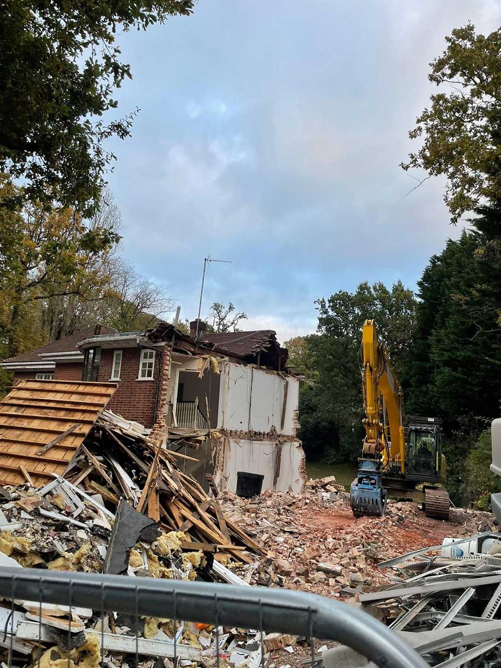 Demolition services London, structural alterations London, safe demolition contractor